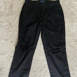 Black Ripped Mom Jean